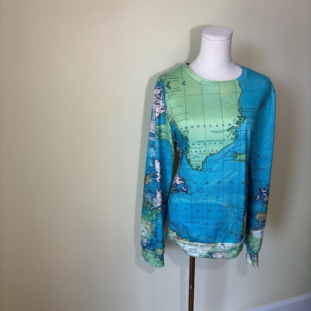 Geographic Long Sleeve Blue & Green Crew Neck Top, SZ L